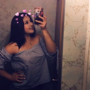 Meet your Posher, Alejandra